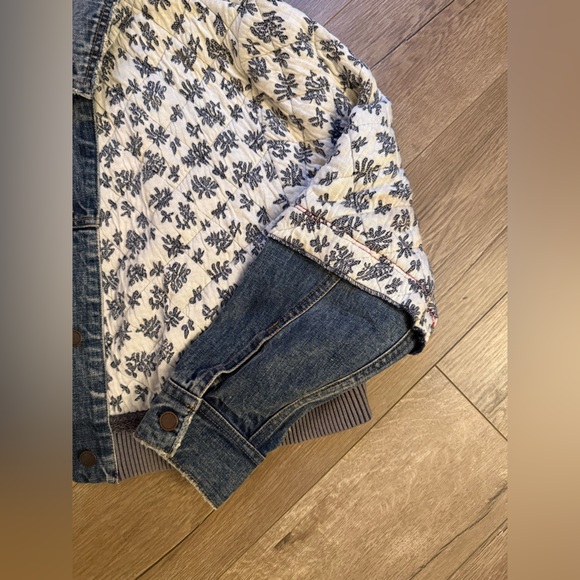 Free People Ditsy Denim Quilted Dolman Jacket. Women’s size XS/S - Picture 4 of 7